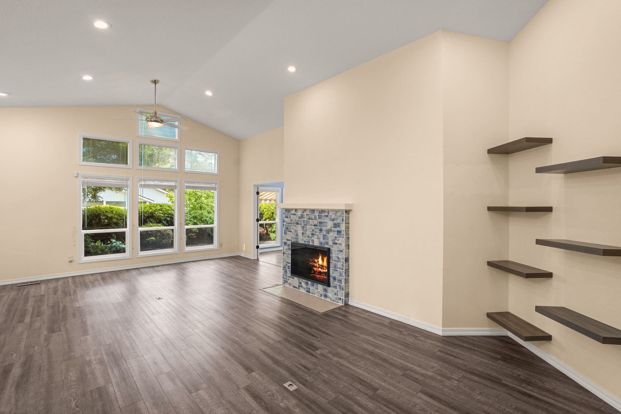Living Room - Vaulted Ceilings