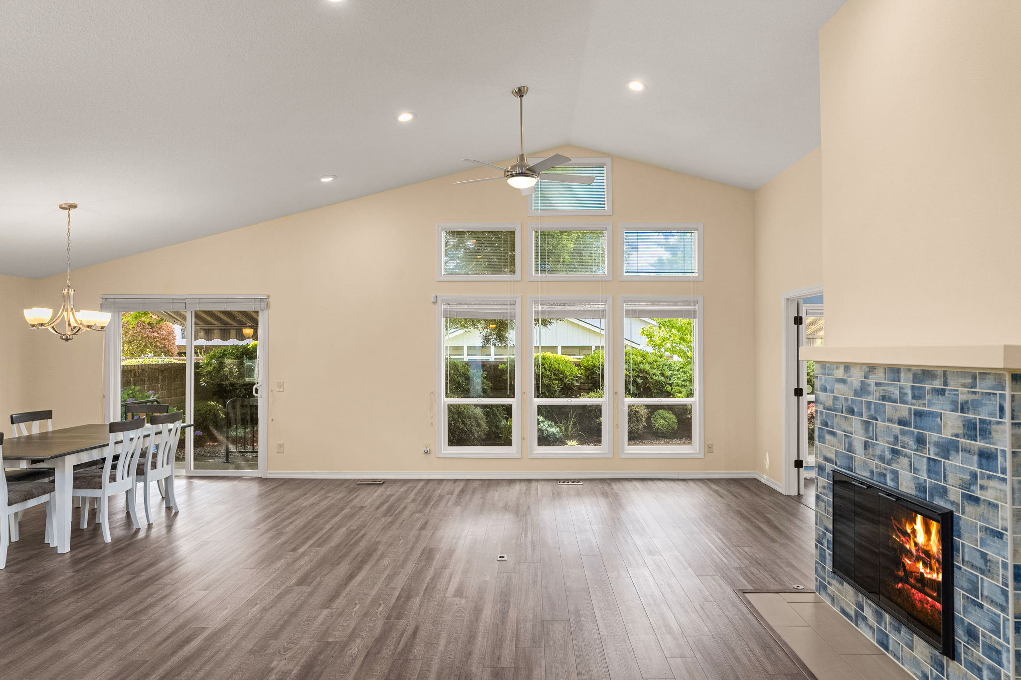 Living Room/Dining Room - Ceiling Fan