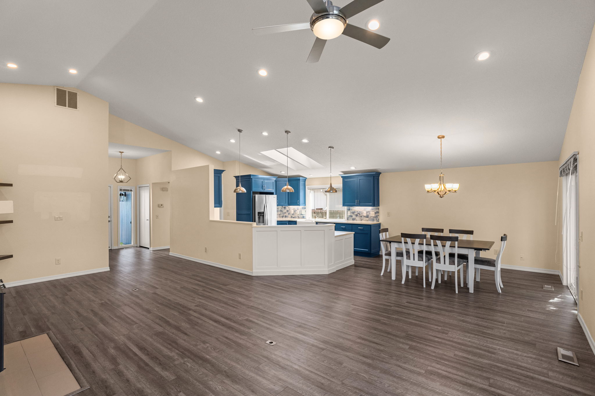Living Room/Dining Room
