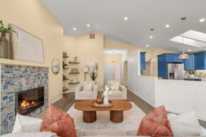 Living Room/Entrance