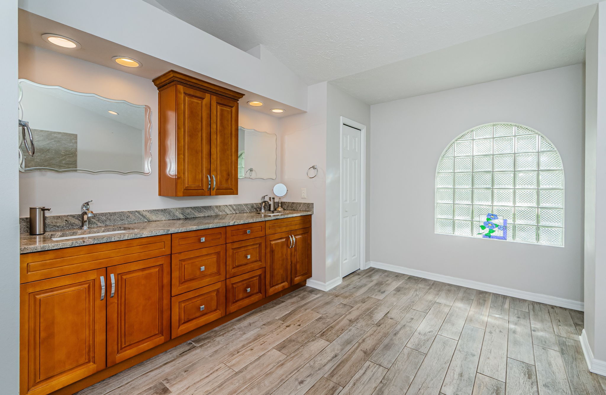 Primary Bathroom 1B