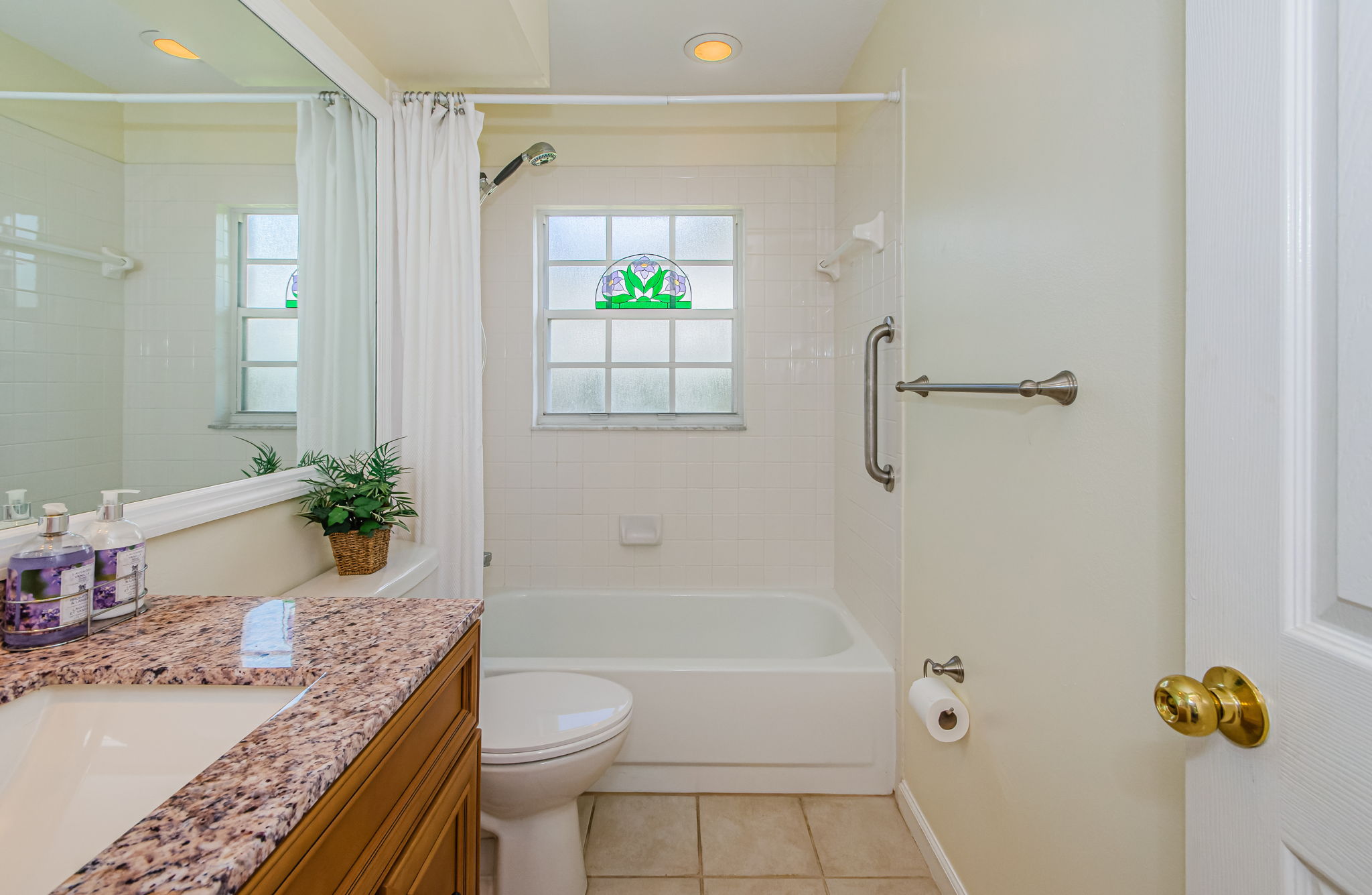 Bathroom 2B