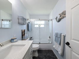  Photo 44