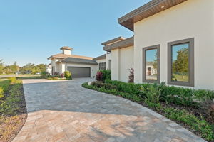 Front Exterior9