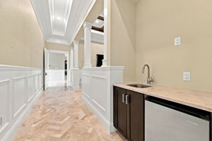 Primary Bedroom Hallway3