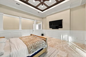 Primary Bedroom1e