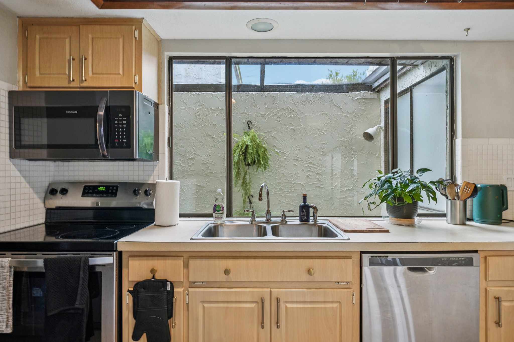 Settlers Dr-S0212-027.jpg