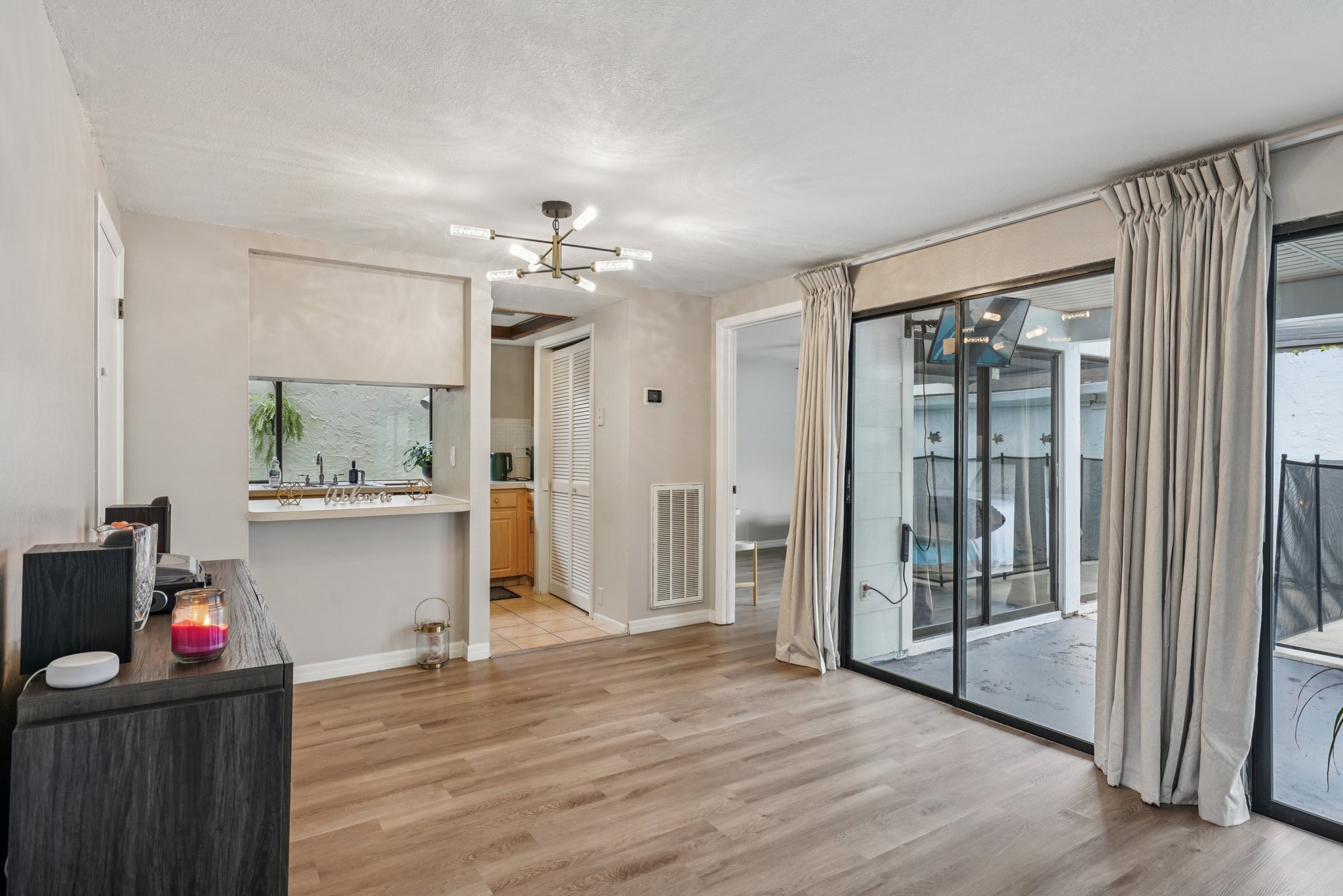 Settlers Dr-S0212-029.jpg