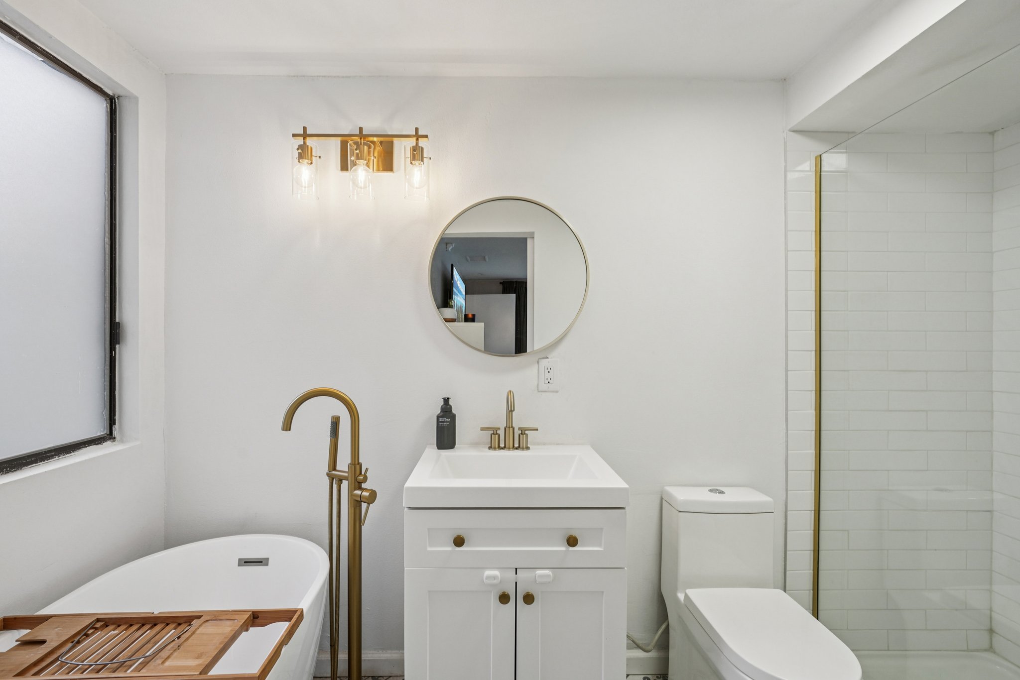 Settlers Dr-S0212-045.jpg