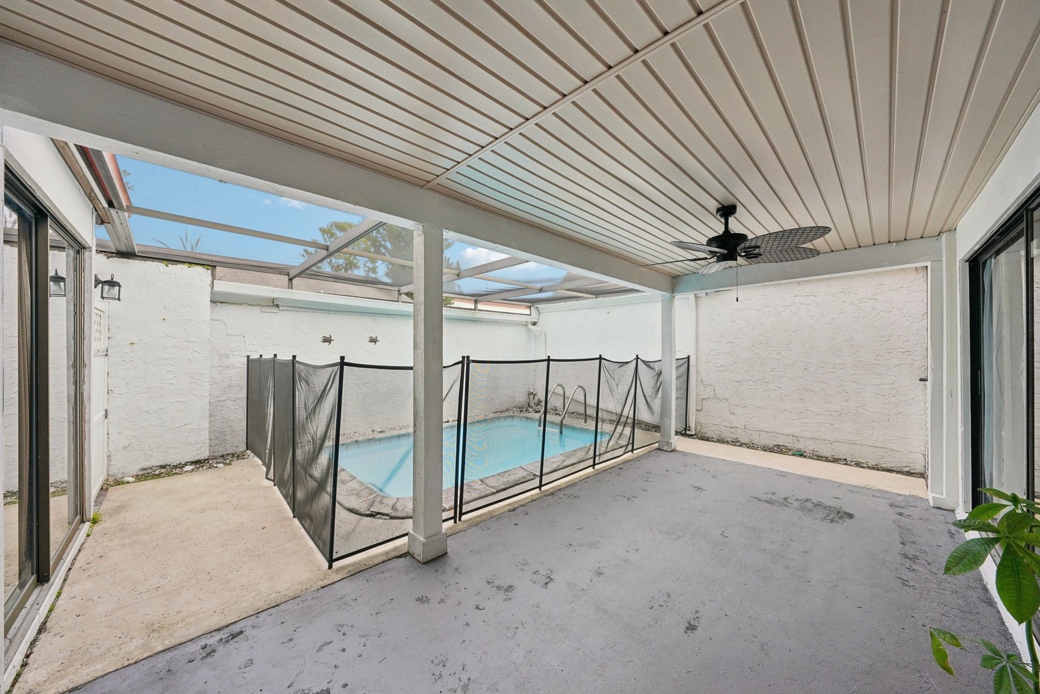 Settlers Dr-S0212-059.jpg