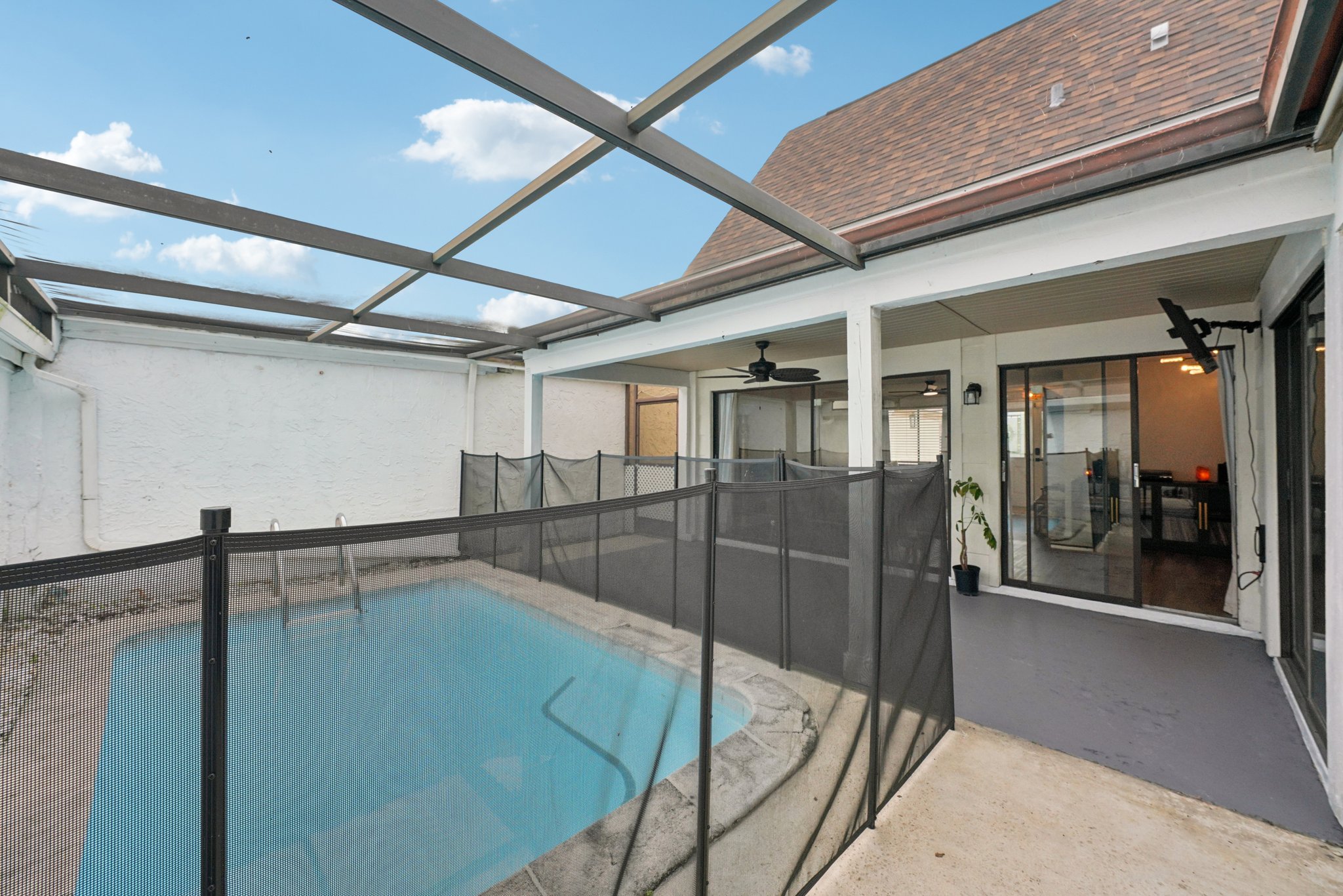 Settlers Dr-S0212-063.jpg