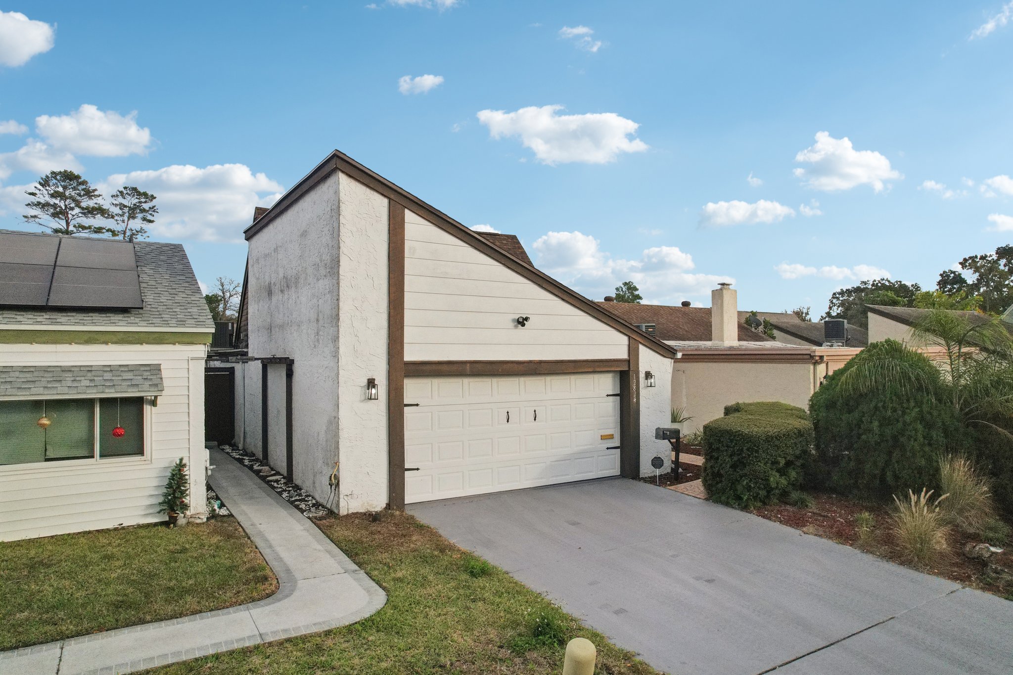 Settlers Dr-S0212-066.jpg