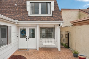 Settlers Dr-S0212-004.jpg