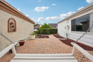 Settlers Dr-S0212-008.jpg