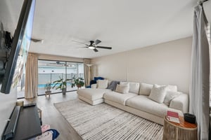 Settlers Dr-S0212-010.jpg