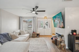 Settlers Dr-S0212-012.jpg