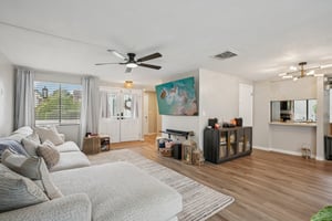 Settlers Dr-S0212-013.jpg