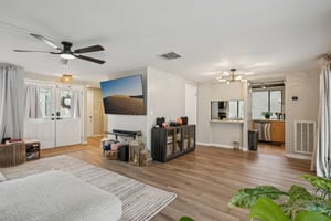 Settlers Dr-S0212-014.jpg