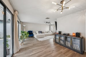 Settlers Dr-S0212-017.jpg