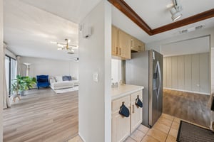 Settlers Dr-S0212-023.jpg