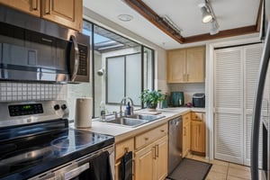 Settlers Dr-S0212-026.jpg