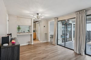 Settlers Dr-S0212-029.jpg