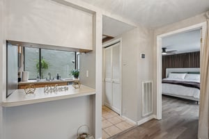 Settlers Dr-S0212-031.jpg