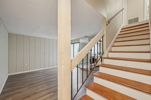 Settlers Dr-S0212-037.jpg