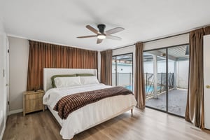 Settlers Dr-S0212-041.jpg