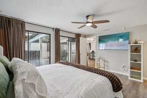 Settlers Dr-S0212-042.jpg