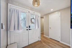 Settlers Dr-S0212-048.jpg