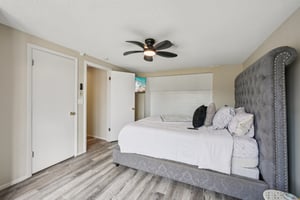 Settlers Dr-S0212-054.jpg