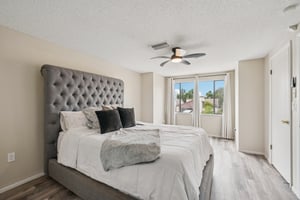 Settlers Dr-S0212-055.jpg