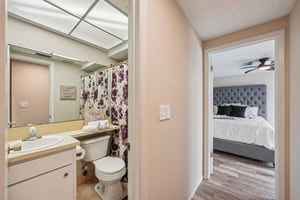 Settlers Dr-S0212-058.jpg