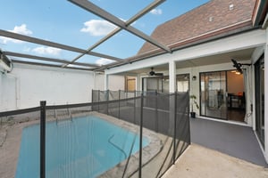 Settlers Dr-S0212-063.jpg