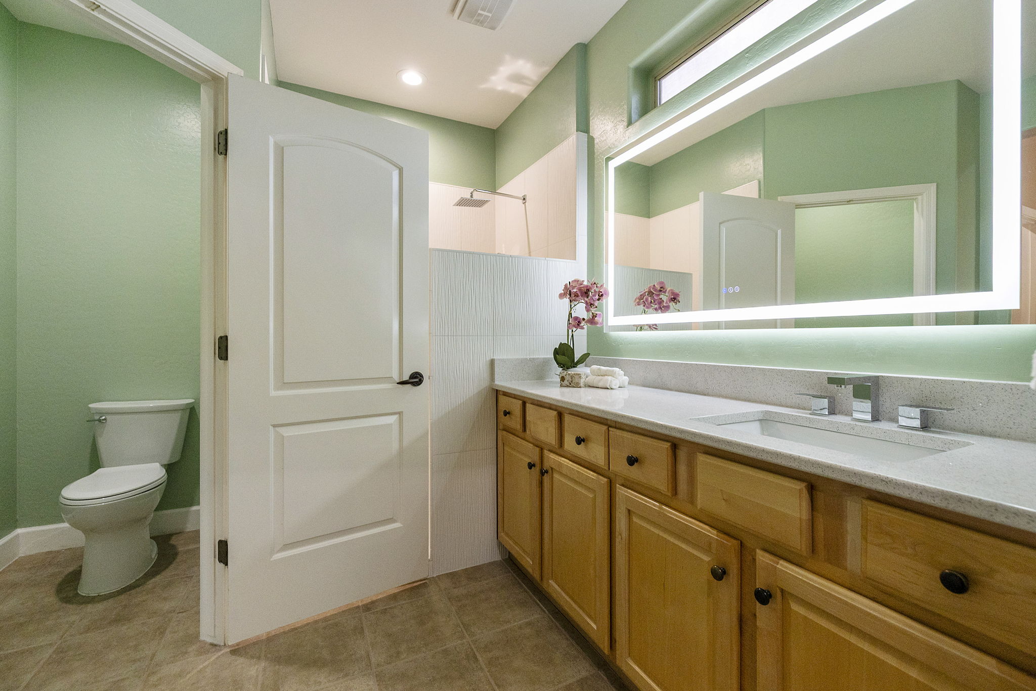  Photo 33