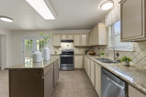  Photo 23