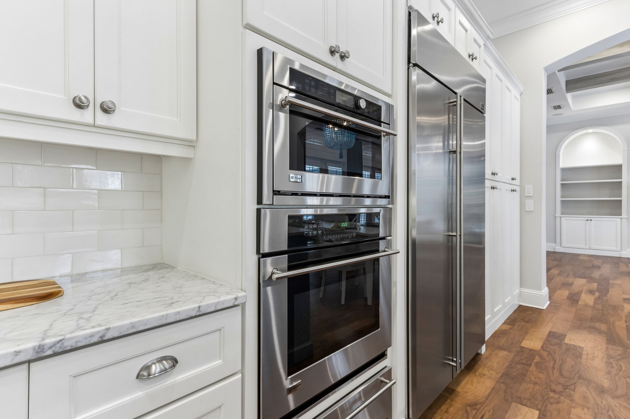 Wall Ovens & Built in Fridge