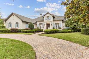 Circular driveway
