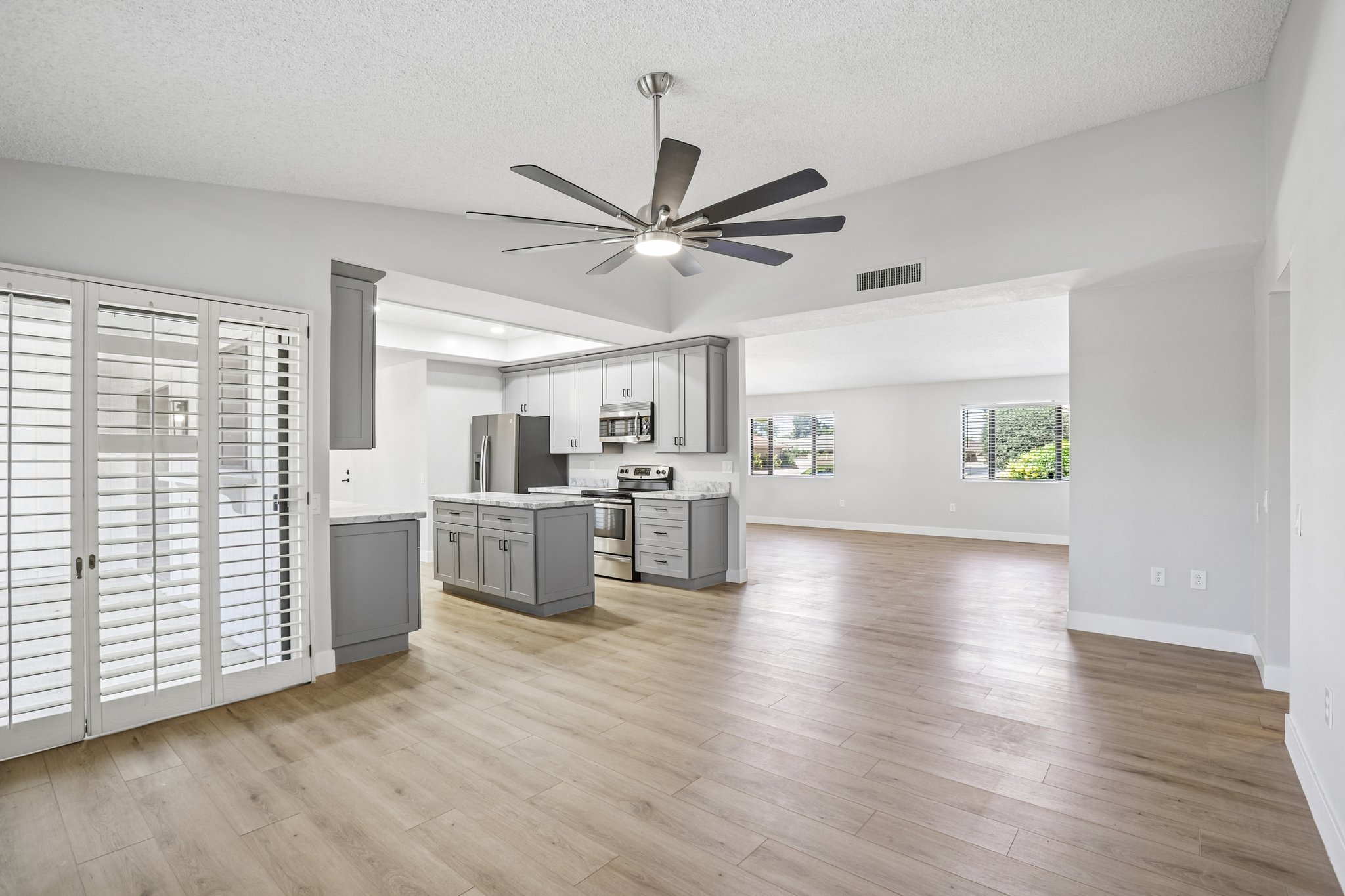 W Blue Bonnet Dr-S2905-018.jpg