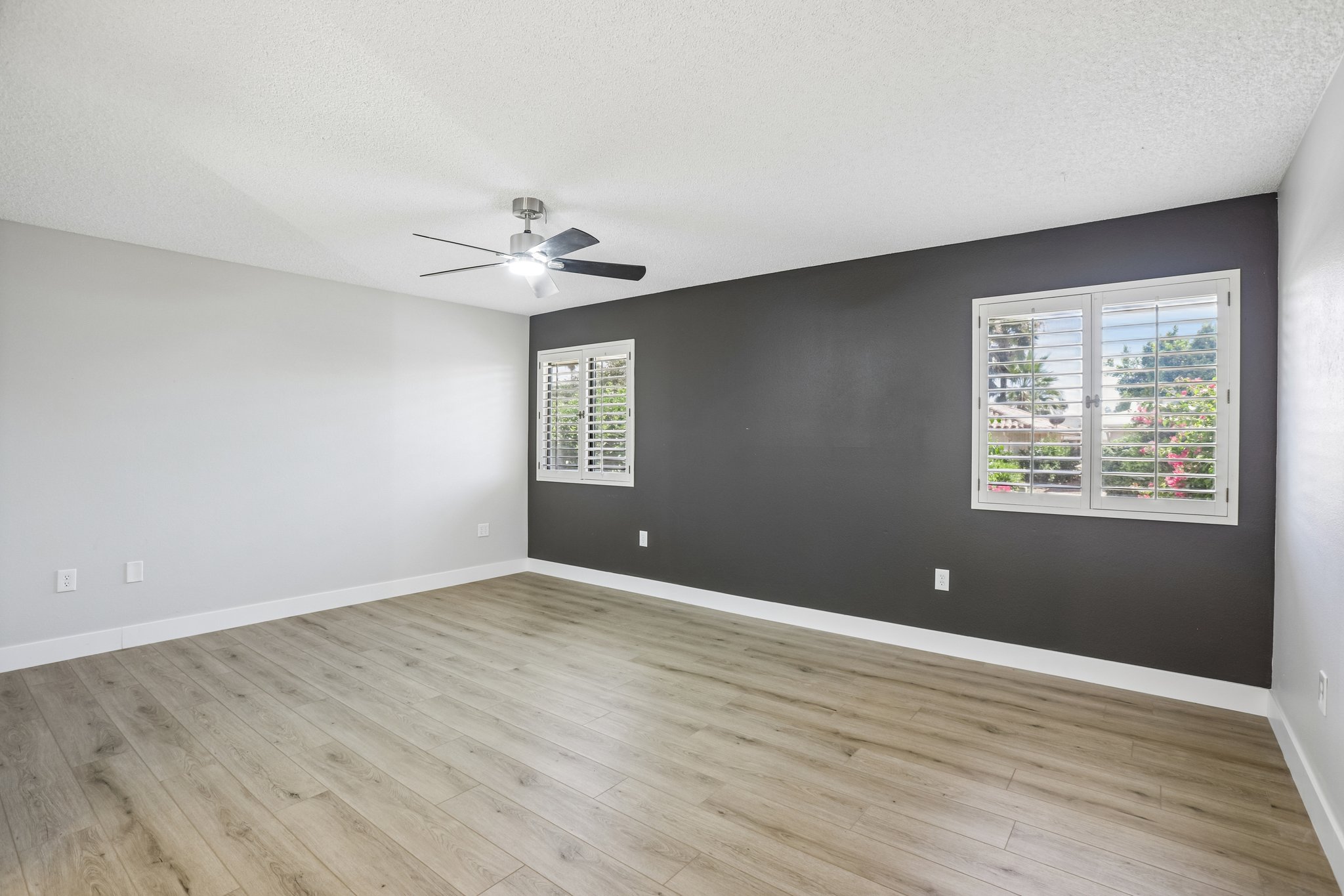 W Blue Bonnet Dr-S2905-026.jpg