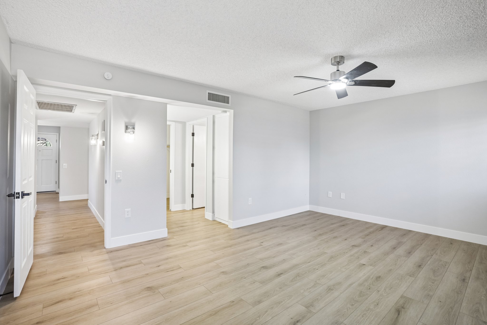 W Blue Bonnet Dr-S2905-027.jpg