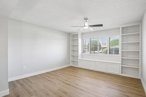W Blue Bonnet Dr-S2905-024.jpg