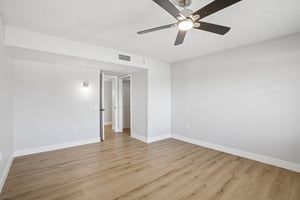 W Blue Bonnet Dr-S2905-025.jpg