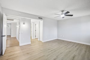 W Blue Bonnet Dr-S2905-027.jpg