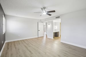 W Blue Bonnet Dr-S2905-028.jpg