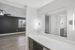 W Blue Bonnet Dr-S2905-033.jpg