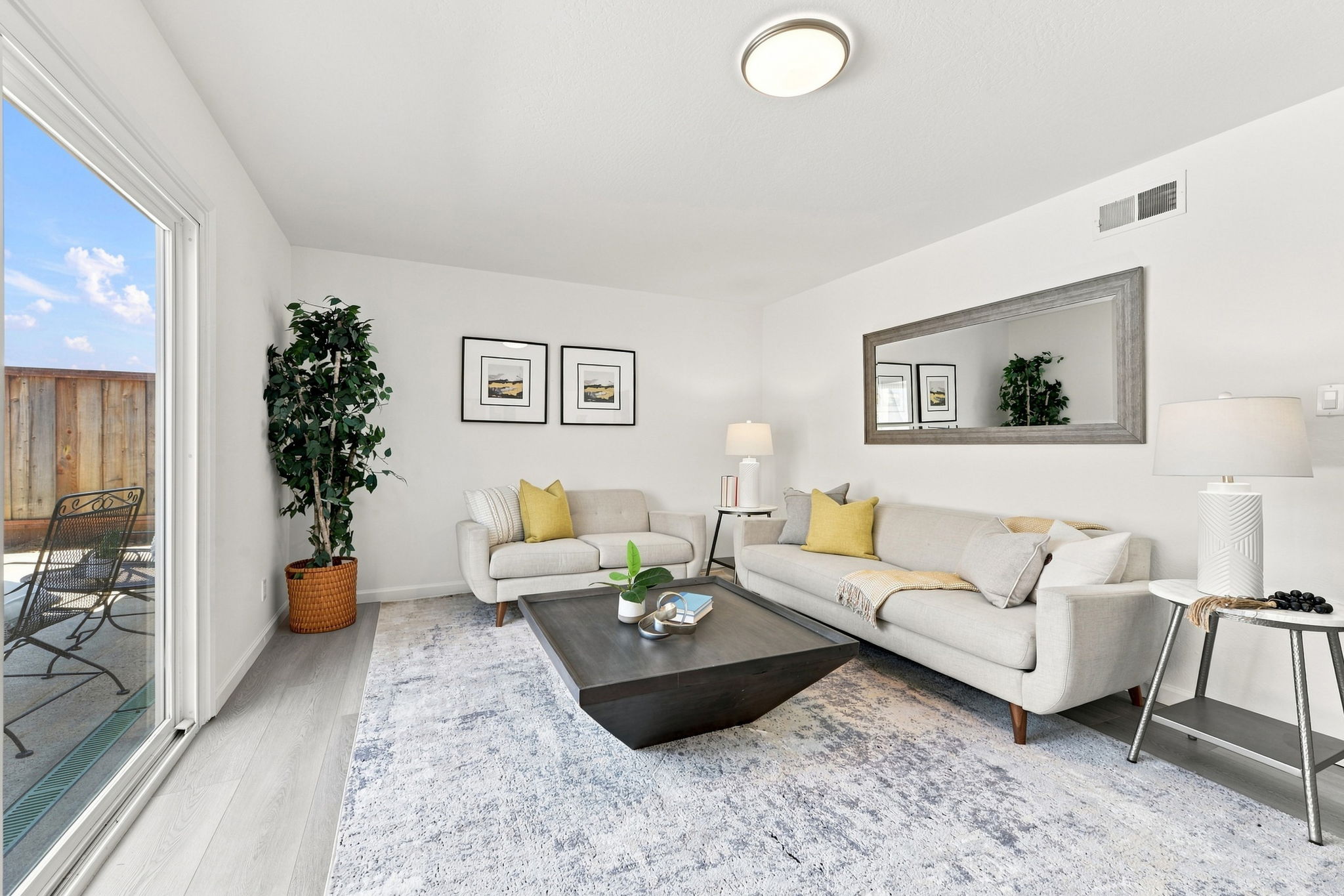 011_F8_1284 Encina Dr