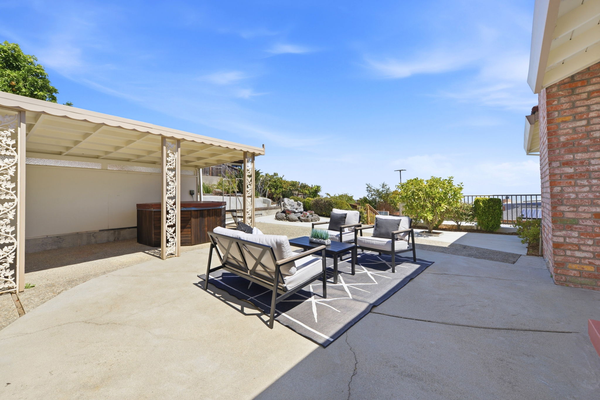 043_F8_1284 Encina Dr