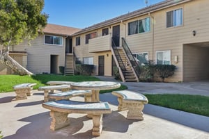 Holly Ave-S1501-002.jpg